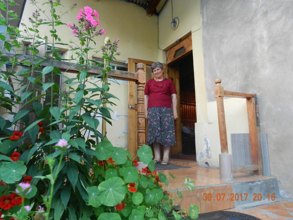 Marina Chartolani's guest house Mestia Esterno foto